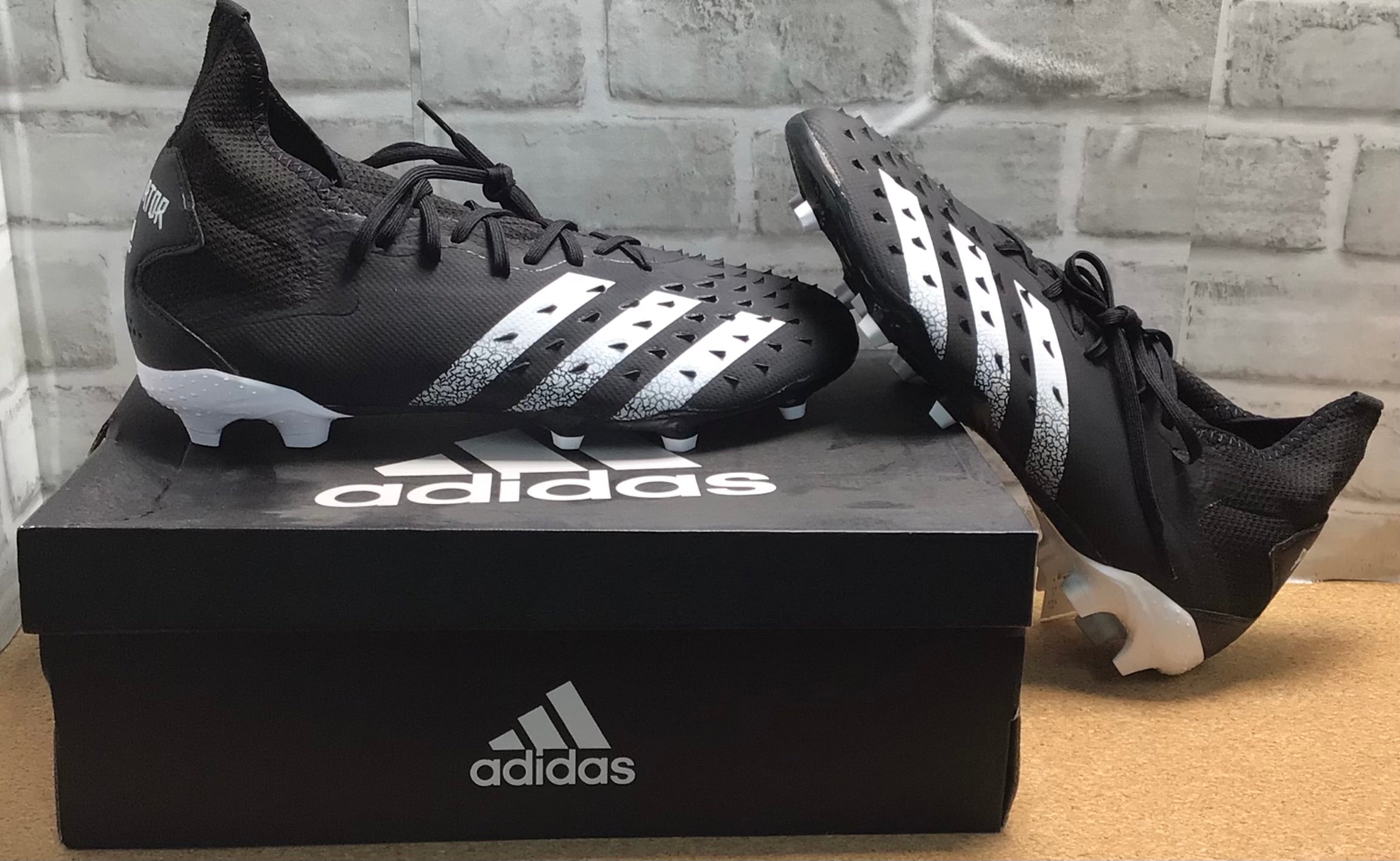 adidas Men's Firm Ground Predator Freak .2 Soccer Shoe**NEW/SIZE 11.5 (7783061487854)